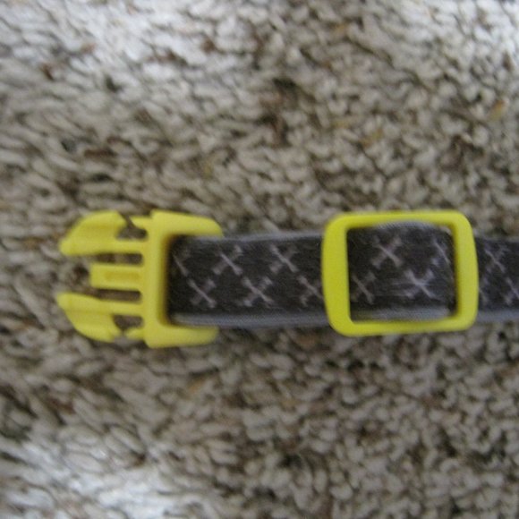 Gray and Yellow adjustable dog collar. - Picture 7 of 8